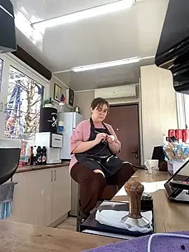 Snapshot of cinnabon_ chatting on January 30, 2025, 10:19 am cinnabon online show from January 30, 2025, 10:19 am