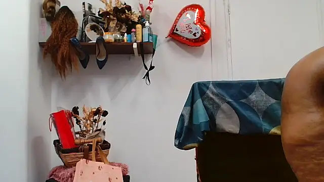 xTALLSEXYBUMx online show from July 5, 2026, 4:19 am