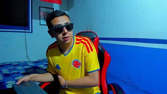 maxowens oficial online show from June 18, 2026, 8:02 am