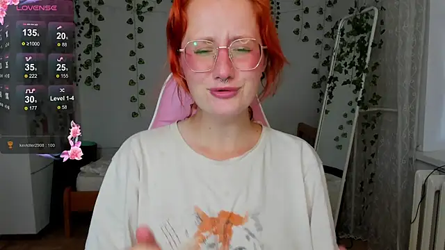 Snapshot of KrisTyBooBsin chatting on October 1, 2025, 8:41 am KrisTyBooBsin online show from October 1, 2025, 8:41 am