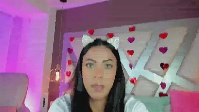 Snapshot of Amber_villalobos_ chatting on February 27, 2026, 4:23 am Amber villalobos online show from February 27, 2026, 4:23 am