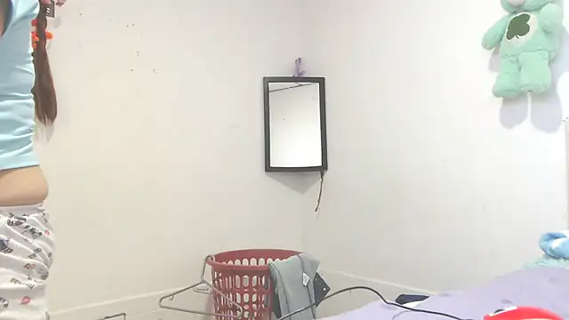 catalinadiaz666 online show from February 26, 2025, 12:52 am