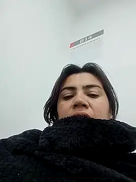 naughty-sharlot online show from January 15, 2025, 3:54 am