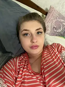 Snapshot of sexyy_girl_ chatting on December 23, 2024, 5:11 pm sexyy girl  online show from December 23, 2024, 5:11 pm