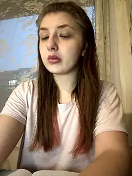 Snapshot of sexyy_girl_ chatting on December 8, 2024, 1:58 pm sexyy girl  online show from December 8, 2024, 1:58 pm