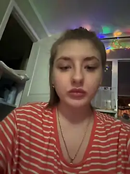 Snapshot of sexyy_girl_ chatting on December 30, 2024, 6:16 pm sexyy girl  online show from December 30, 2024, 6:16 pm