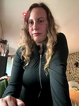 Snapshot of Yanacool007 chatting on October 11, 2025, 11:11 am Yanacool007 online show from October 11, 2025, 11:11 am