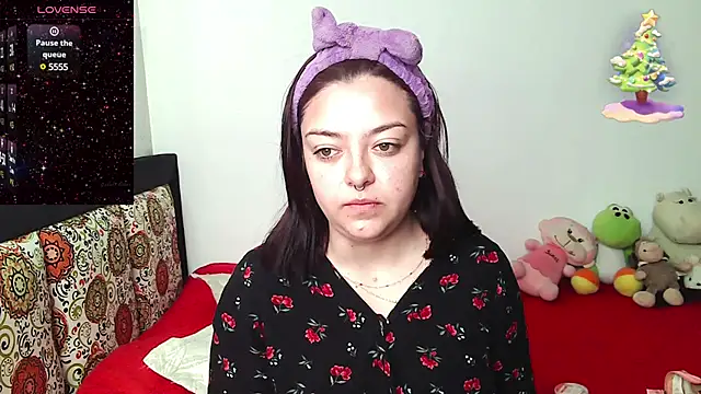 charlott 3 online show from December 10, 2024, 2:50 pm