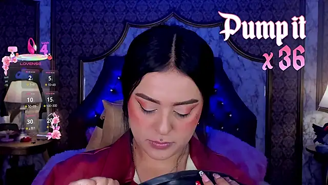 Snapshot of SoffiQueen chatting on March 2, 2026, 1:40 pm SoffiQueen online show from March 2, 2026, 1:40 pm