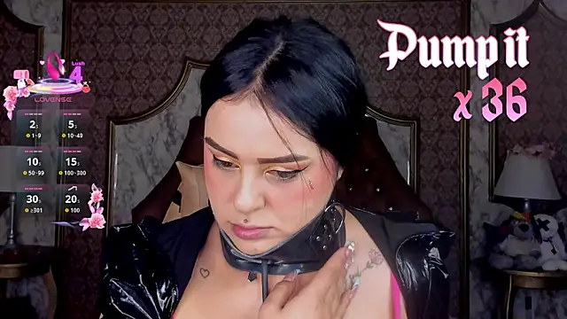 Snapshot of SoffiQueen chatting on February 16, 2026, 2:05 pm SoffiQueen online show from February 16, 2026, 2:05 pm