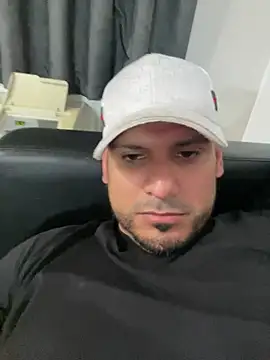 Insaneskillzz69 online show from April 14, 2026, 1:49 pm