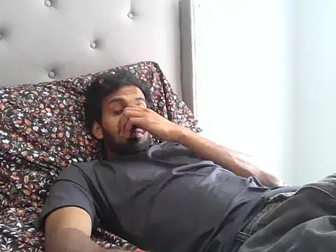 Snapshot of skinny__boy__ chatting on February 25, 2026, 7:47 pm skinny boy online show from February 25, 2026, 7:47 pm