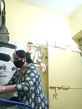 heenage online show from February 25, 2025, 4:57 pm