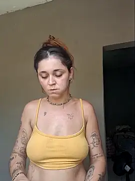 Snapshot of luuhcat09 chatting on January 16, 2026, 3:05 pm luuhcat09 online show from January 16, 2026, 3:05 pm