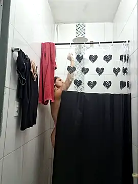 luuhcat09 online show from November 17, 2025, 9:52 pm