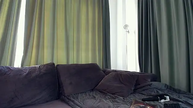 LaraStone69 online show from May 16, 2026, 6:34 am