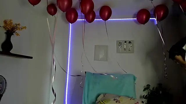 anniesweet- online show from October 31, 2025, 1:41 pm