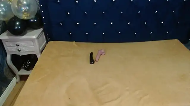 Sofiacowperx online show from April 18, 2026, 7:07 pm