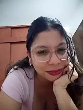 Carliina Soussa online show from April 7, 2026, 11:50 pm