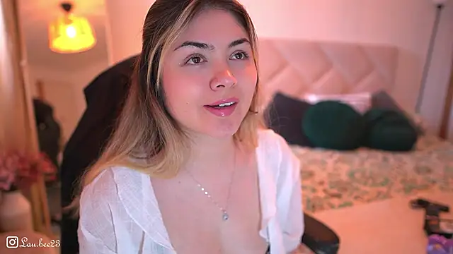 Lau Bee online show from December 3, 2025, 5:01 pm