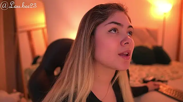 Lau Bee online show from October 7, 2025, 6:20 pm