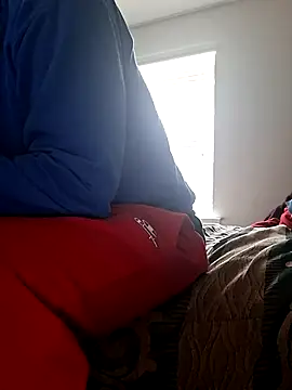 bigboytoy912 online show from April 18, 2026, 7:07 pm