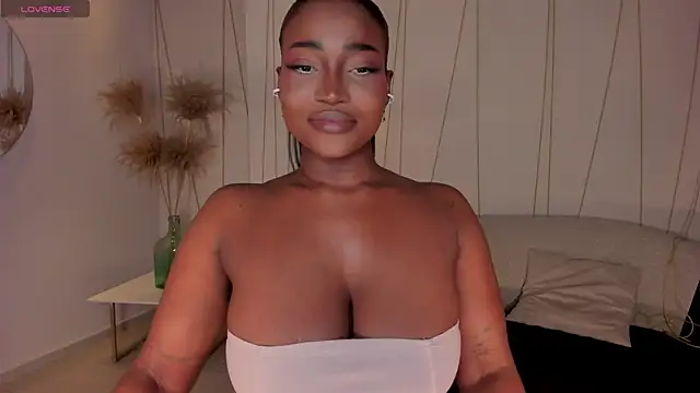 SavannahStorm online show from June 3, 2026, 11:55 am