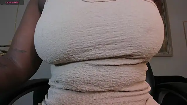 SavannahStorm online show from September 20, 2025, 12:21 pm