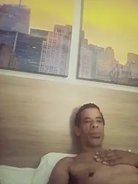 Snapshot of Tjskigh chatting on October 26, 2025, 2:23 am Tjskigh online show from October 26, 2025, 2:23 am