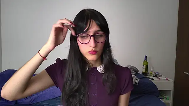 Snapshot of Alice_love29 chatting on February 19, 2025, 10:53 pm Alice love29 online show from February 19, 2025, 10:53 pm