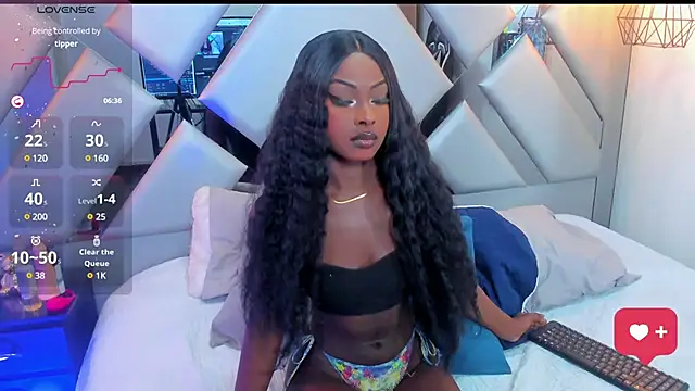 Snapshot of Nahomi-Hill chatting on March 8, 2025, 9:08 pm Nahomi-Hill online show from March 8, 2025, 9:08 pm