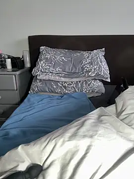 maturemale2024 online show from April 11, 2026, 7:45 am