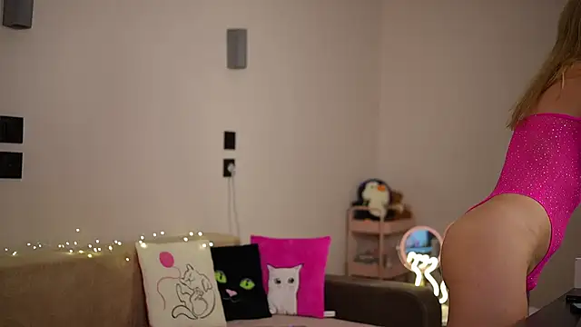 MayaRayy online show from October 31, 2025, 1:02 am