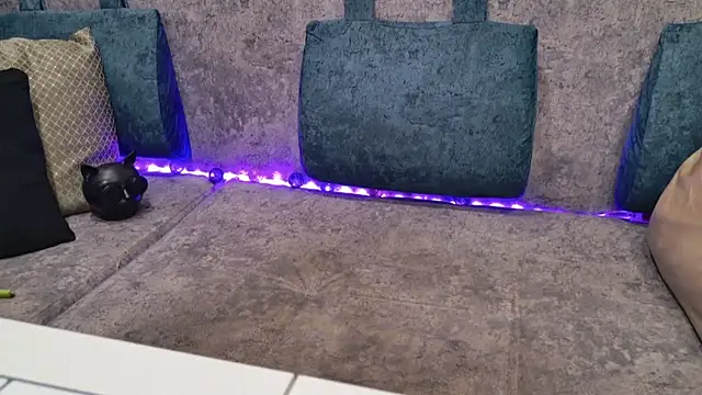 blackcat142 online show from November 6, 2025, 9:24 am