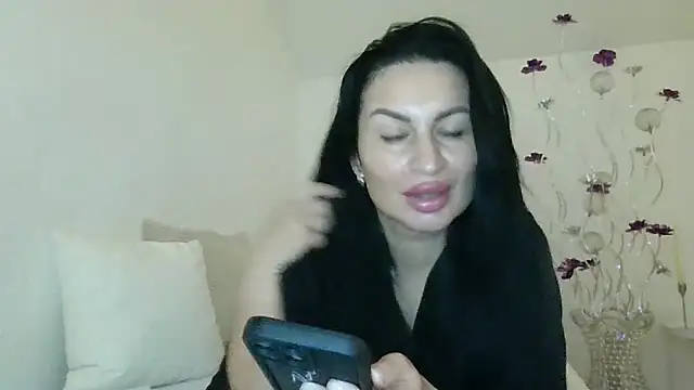 Helena7077 online show from January 17, 2025, 11:40 pm