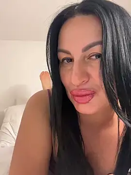 Helena7077 online show from September 28, 2025, 8:49 pm