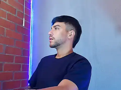 Snapshot of Leandro_valenzuela chatting on November 10, 2025, 3:06 pm Leandro valenzuela online show from November 10, 2025, 3:06 pm