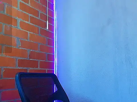 Snapshot of Leandro_valenzuela chatting on October 26, 2025, 2:50 pm Leandro valenzuela online show from October 26, 2025, 2:50 pm