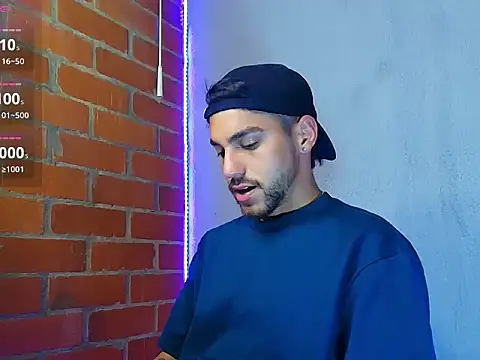 Snapshot of Leandro_valenzuela chatting on October 25, 2025, 10:25 am Leandro valenzuela online show from October 25, 2025, 10:25 am