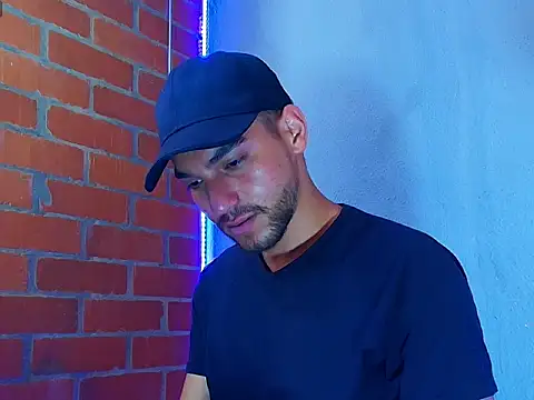 Snapshot of Leandro_valenzuela chatting on November 12, 2025, 6:45 pm Leandro valenzuela online show from November 12, 2025, 6:45 pm