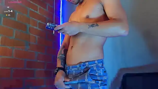 Snapshot of Leandro_valenzuela chatting on November 27, 2025, 3:34 pm Leandro valenzuela online show from November 27, 2025, 3:34 pm