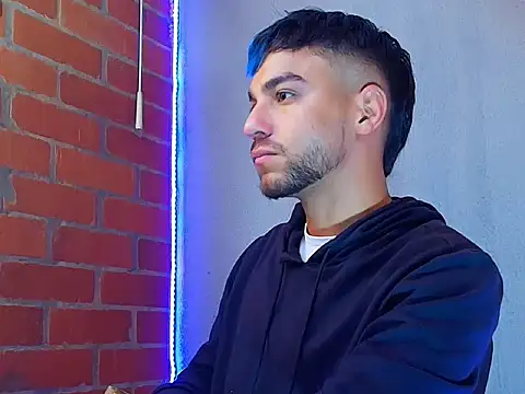 Snapshot of Leandro_valenzuela chatting on November 15, 2025, 6:45 pm Leandro valenzuela online show from November 15, 2025, 6:45 pm