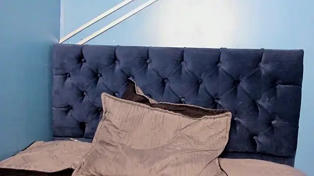 tachala  online show from March 7, 2025, 4:46 am