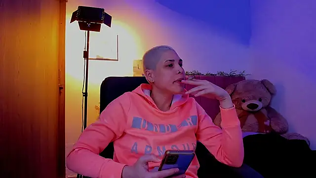 Charlee pink online show from April 17, 2026, 3:20 am