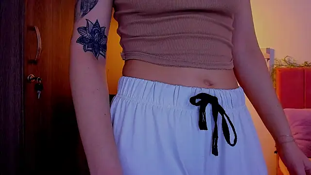 Charlee pink online show from March 20, 2026, 3:40 am