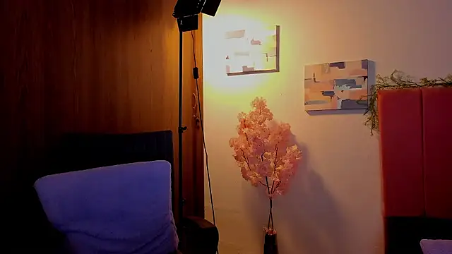 Charlee pink online show from March 15, 2026, 7:10 pm