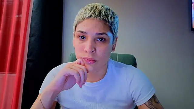 Snapshot of Charlee_pink chatting on July 9, 2026, 9:14 pm Charlee pink online show from July 9, 2026, 9:14 pm