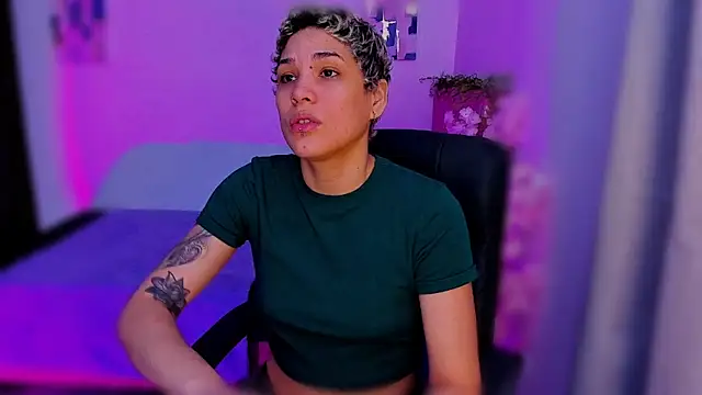 Charlee pink online show from November 24, 2025, 8:20 pm