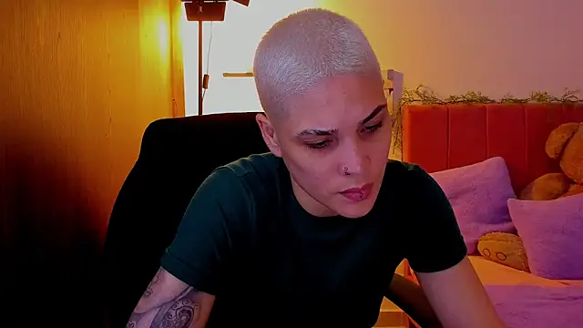 Charlee pink online show from April 1, 2026, 3:41 am