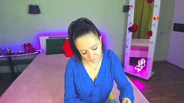 Snapshot of AngellLika chatting on October 18, 2025, 12:51 pm AngellLika online show from October 18, 2025, 12:51 pm